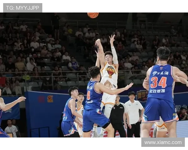 深圳队与后卫孙浩钦续签两年保护合同 上赛季场均贡献7分担任队长